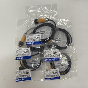 Interrupteur photoélectrique Omron E3F-DS10C4 - Product Image 1