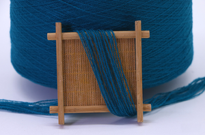 100% 아크릴 가짜 캐시미어 질감 가볍고 따뜻한 색상의 뜨개질과 바느질 원사 캐시미어 같은 아크릴 원사 - Product Image 6