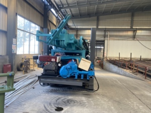 Foreuse de puits d'eau sur chenilles FY600 |   600 m de profondeur, 132 kW Cummins, 12 t |   Machine de forage pneumatique et hydraulique - Product Image 6