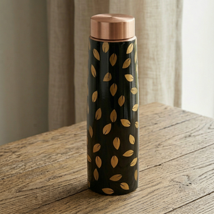 Botella de Agua Negra Moderna con Diseño de Hojas Doradas, Tapa de Cobre, Portátil, para Viajes, Diseño Metálico - Product Image 1
