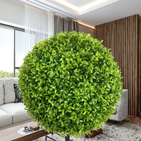 Vente en gros de boules topiaires réalistes d'herbe verte en plastique pour la décoration de la maison et du jardin