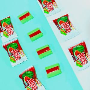 <span class=keywords><strong>Bonbons</strong></span> à la gomme à bulles à la pastèque pour enfants, en seau, Little Bald-Head, 500g, 3,5g/pièce, série combinée, <span class=keywords><strong>bonbons</strong></span> nostalgiques <span class=keywords><strong>de</strong></span> l'<span class=keywords><strong>enfance</strong></span> - Product Image 1