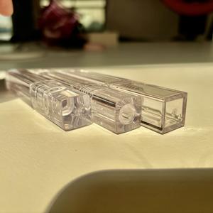 Jinlan 2024 Brillo de labios Embalaje Personalizado Brillo de labios Contenedor Oem 4,5 ml Tubos de brillo de labios vacíos Logotipo personalizado con aplicador de esponja - Product Image 3