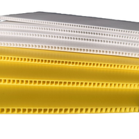 Feuilles de plastique ondulé Coroplast 1220*2440 Coreflute PP Board coupe de feuilles ondulées ignifuges