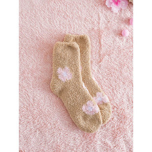 Chaussettes de nuit beiges à motif floral pour femmes - Product Image 1
