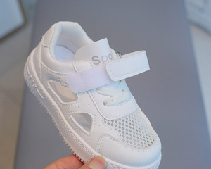 Nouvelles chaussures d'été blanches pour enfants <span class=keywords><strong>Sandales</strong></span> à la mode pour filles et garçons <span class=keywords><strong>Sandales</strong></span> décontractées antidérapantes à semelle souple Chaussures pour enfants - Product Image 3