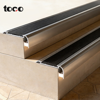 Profilé d'escalier en aluminium SDW070LED, lumière antidérapante, cache de marche avec insert en caoutchouc, barre lumineuse rétroéclairée, nez de marche