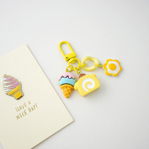 Porte-clés en résine mignon en forme de crème glacée pour filles, style INS, pendentif de sac, breloque pour étui d'écouteurs, cadeau pour couple - Product Image 2