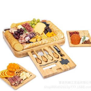 Ensemble de planches à fromage en bambou avec couteaux et plateau pour servir des en-cas et des fruits - Product Image 2