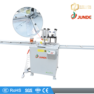 Machines de fabrication de fenêtres et de portes en aluminium et en bois JUNDE, machine de découpe à 45 et 90 degrés - Product Image 2