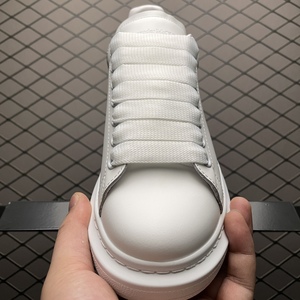 Zapatillas Deportivas Unisex de Alta Calidad para Caminar, Modelo 2026, con Parte Superior de Material Moderno, Color Blanco, Diseño de Diseñador, para Hombre y Mujer - Product Image 4