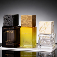Bouteille de parfum haut de gamme 20ML 30ML Bouteille vide à sertir en verre 100ML Bouteille de pulvérisation de parfum carré avec bouchon en pierre