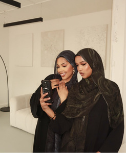Nuevos fabricantes de hiyab de alta calidad versátiles con estampado de moda en China Bufanda de mujer con sensación de lino y algodón Hijab brillante - Product Image 4