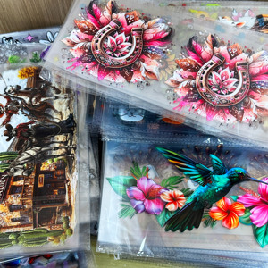 สติกเกอร์ยูวีทรานเฟอร์ราคาแข่งขัน คุณภาพสูง ทนทาน สำหรับห่อแก้ว UV DTF สำหรับผู้ค้าส่ง ผู้จัดจำหน่าย และผู้นำเข้า - Product Image 2