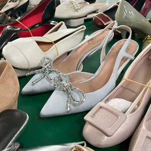 S15.4 <span class=keywords><strong>Zapatos</strong></span> de Segunda Mano de Fábrica, Venta al por Mayor, Sandalias Planas de Moda para <span class=keywords><strong>Mujer</strong></span>, Precio Económico, Envío Rápido, <span class=keywords><strong>Zapatos</strong></span> de <span class=keywords><strong>Mujer</strong></span> - Product Image 1