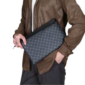 กระเป๋าถือพกพาสำหรับฟิตเนส ขนาดใหญ่ แฟชั่นลำลอง กันน้ำ ล้างทำความสะอาดได้ พร้อมซิปพิมพ์ลาย PU ทันสมัย - Product Image 2