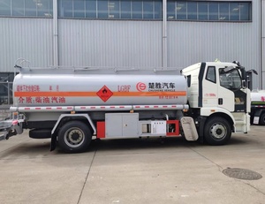 Camion-citerne FAW 15000L, réservoir en alliage d'aluminium, véhicule de transport de liquides inflammables, capable de fournir du carburant à d'autres équipements - Product Image 3