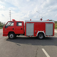 Nouveau camion-citerne à eau diesel de petite taille 7001-10000L 2 tonnes, camion de pompiers de secours d'urgence JMC à double cabine pour caserne de pompiers