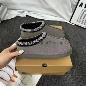 Botas de nieve clásicas para mujer, calzado de otoño/invierno, cómodas, de piel de oveja, lana, cuero natural, suela gruesa, zapatos cálidos de ante - Product Image 3