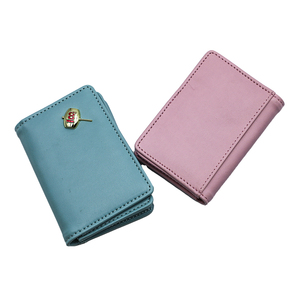 Cartera Minimalista de Cuero PU con Cierre de Botón, Opciones de Color Rosa y Azul para Tarjetas de Crédito - Product Image 2