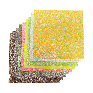 Papier <span class=keywords><strong>de</strong></span> papier <span class=keywords><strong>de</strong></span> papier cartonné <span class=keywords><strong>de</strong></span> paillettes <span class=keywords><strong>de</strong></span> 250gsm <span class=keywords><strong>de</strong></span> carton <span class=keywords><strong>de</strong></span> paillettes <span class=keywords><strong>de</strong></span> point irisé populaire pour l'artisanat bricolage, <span class=keywords><strong>cours</strong></span> d'artisanat scolaire - Product Image 1