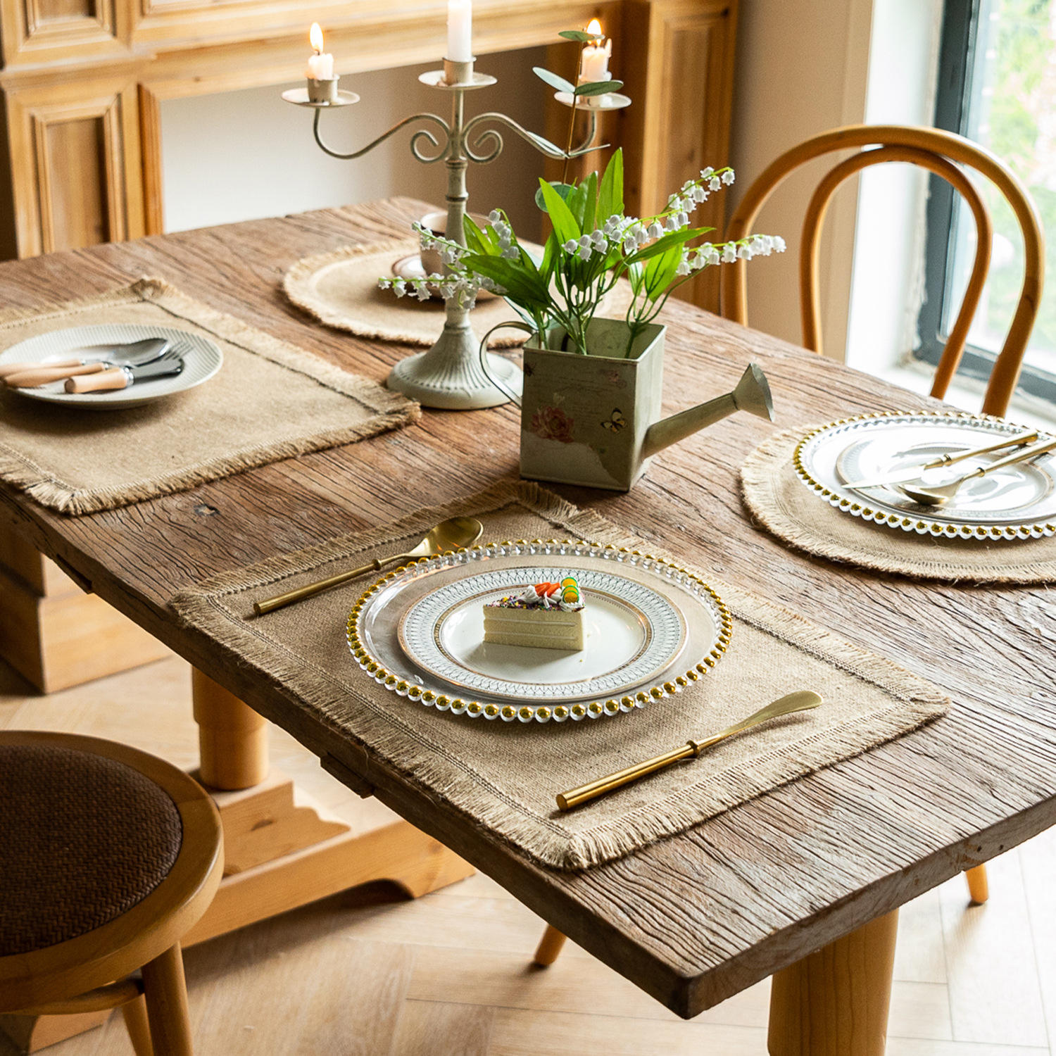 ปอกระเจาสีเหลืองหนาแน่น