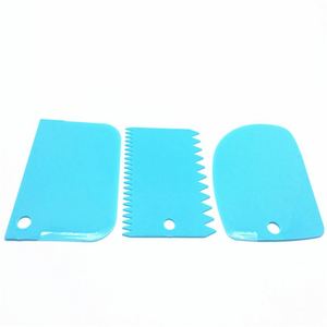 Nouvel ensemble de spatules trois couleurs, spatule à crème en plastique pour gâteau, durable et facile à nettoyer L0252/2 - Product Image 4