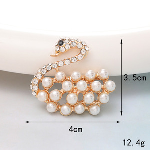 Canard incrusté d'argent exquis créatif appliqué à la main <span class=keywords><strong>diamant</strong></span> Animal voiture <span class=keywords><strong>sortie</strong></span> d'air accessoires de chaussures principalement en laiton Zircon breloques - Product Image 4