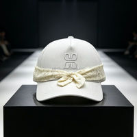 Casquette de baseball en coton avec broderie ton sur ton personnalisée, logo, nœud floral en dentelle détachable, chapeau structuré tendance pour femme