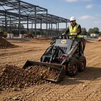 Chargeuse sur pneus compacte de 950 kg pour la démolition et la manutention de matériaux