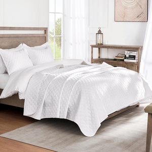 White Quilt Set 2 Pillows Lightweight Coverlet Pet Hair Stain Resistant <b>Bedding</b> Bright Standard/California Size for Home - Product Image 2