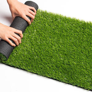 Gazon artificiel de haute qualité et durable de 50 mm pour terrains de football, respectueux de l'environnement et à faibles coûts d'entretien - Product Image 5