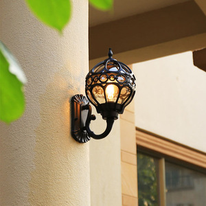 Lanterne LED murale extérieure en alliage d'aluminium, lumière blanc chaud 3500K, étanche, lampe de jardin, diffuseur en verre trempé, 10 ans de garantie - Product Image 2