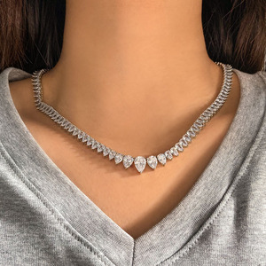Collier tennis de luxe fait main en laiton plaqué argent, entièrement pavé de zircone cubique taille poire, collier statement pour femme, vente en gros - Product Image 3