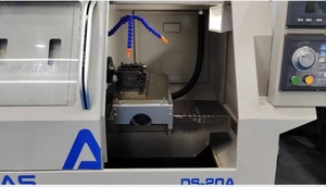 ISO 9001 Gecertificeerd DS-25A Precisie Cnc Horizontale Draaibank 25Mm * 230Mm Vlakke Bed 380V Syntec/Fanuc Controlesysteem Voor Eu Market - Product Image 4