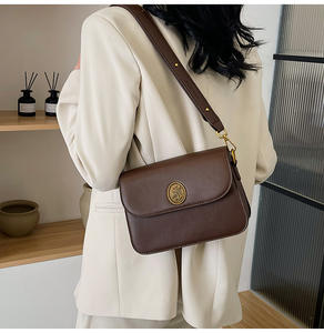 Bolso de hombro Retro informal de alta calidad 2025 nuevo Color sólido de gran capacidad Simple Crossbody pequeño bolso cuadrado - Product Image 3