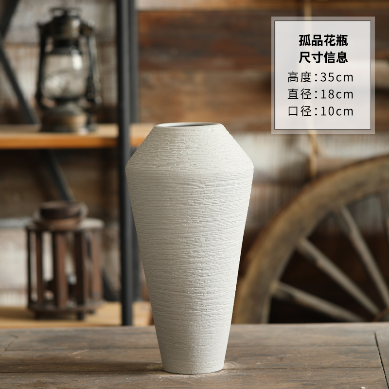 Solitary vase 16