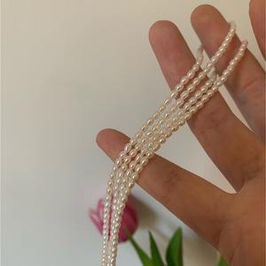 Collar de Mujer con Baño de Oro de 14K y Cuentas de Arroz Naturales, Estilo Simple, Retro, con Perla en la Clavícula, Cuentas Pequeñas - Product Image 4