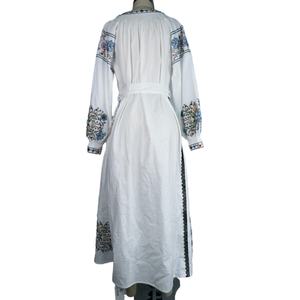 เดรสยาวสไตล์โบฮีเมียนวินเทจสำหรับผู้หญิง แขนยาว ปักลาย คอวี สายคล้องไหล่ ทรงหลวม - Product Image 2