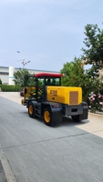 Tondeuse à flèche hydraulique ROADWAY RWDC22 pour terrains en pente avec système d'évitement d'obstacles
