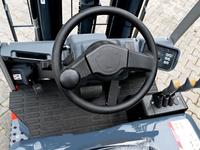 Forklift Baterai Lithium-Ion 1.6 Ton Seri G3 CPD16SQ 4WD dengan Tiang Dua Tingkat dan 80V Dijual