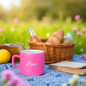 Taza de Cerámica Rosa Personalizada de 14 oz, Apta para Lavavajillas y Microondas, Diseño Nórdico Moderno, Tapa con Aislamiento Térmico - Product Image 2