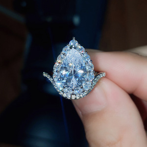Anello a Forma di Goccia con Design a Pera, Anello Semplice da Dito per Donne - Product Image 3