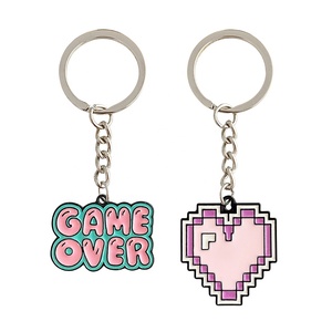 Chất Lượng Cao Tùy Chỉnh Thiết Kế Kim Loại Biểu Tượng Khác Nhau Keychain Keyring Kẽm Hợp Kim Sắt Hình Trái Tim Trò Chơi Hơn Mang Nhãn Hiệu Kim Loại Móc Chìa Khóa - Product Image 1