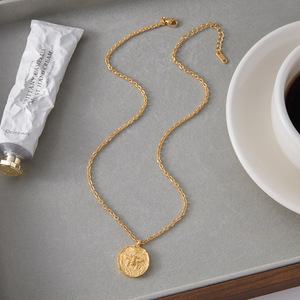 สร้อยคอจี้รูปเหรียญกลมสแตนเลสสตีลเคลือบทอง 18K ของขวัญเครื่องประดับ - Product Image 3