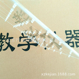Un fabricante de instrumentos didácticos produce tableros transparentes para clavos (200 mm x 200 mm) para la enseñanza en escuelas primarias y secundarias. - Product Image 2