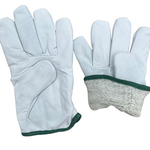 Guantes de conductor de cuero de grano de cerdo de alta calidad que funcionan con pulgar trapezoidal y espalda elástica fruncida - Product Image 3