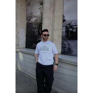 T-shirt blanc uni pour homme avec inscription « Unlimited Adventure », tissu 240 g/m², compressé et imprimé graphique - Product Image 6