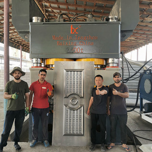 Prensa hidráulica de cuatro columnas y tres vigas con sistema servo, bomba de alta precisión, <span class=keywords><strong>motor</strong></span> de engranajes y PLC - Product Image 4