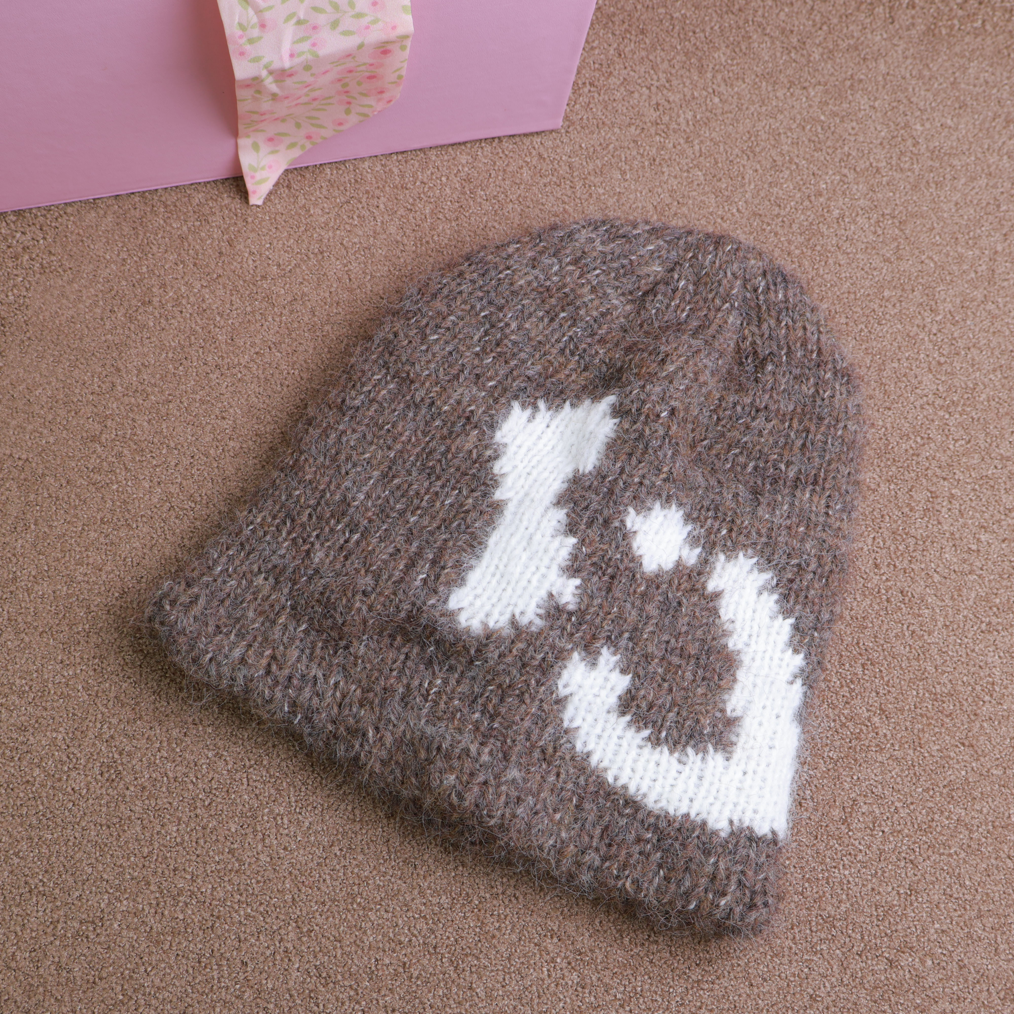 6-panel jacquard knitted hat